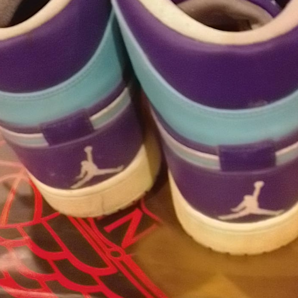 Air Jordan's - Picture 3 of 10